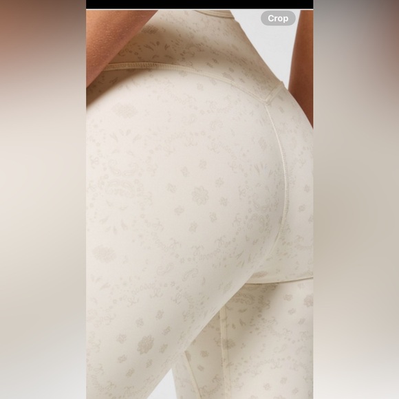 FABLETICS Elegant Cream Leggings for Women - Picture 3 of 4